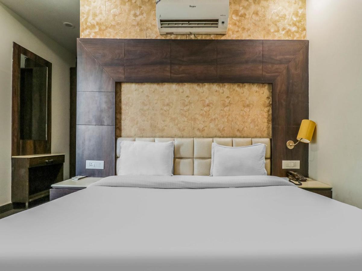 โอโย 1977 โฮเทล แกรนด์ กาแล็กซี Hotel อัมริตสา ภายนอก รูปภาพ